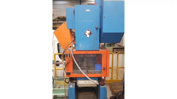 Rabljena preša SANGIACOMO® 30 tona - EMG PREŠE